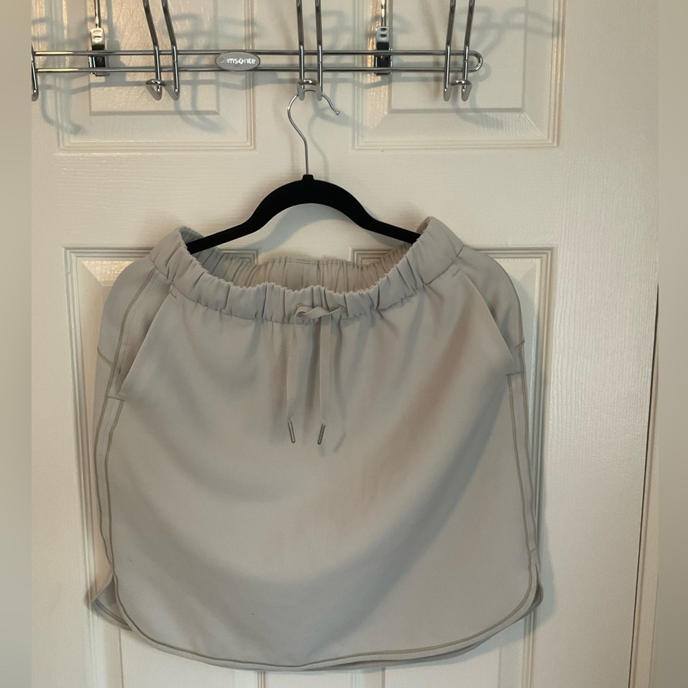 Lululemon cream skirt.  Size 8